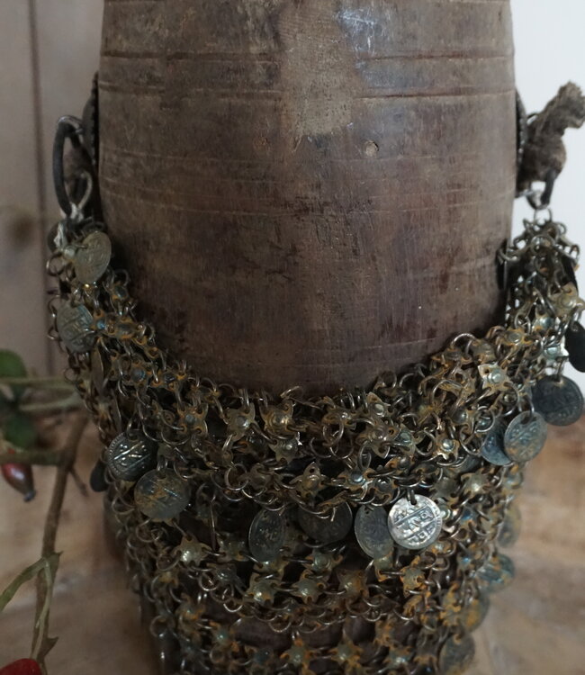 Rene Houtman Nepalese Kruik Met Ketting | H28 x D13 cm