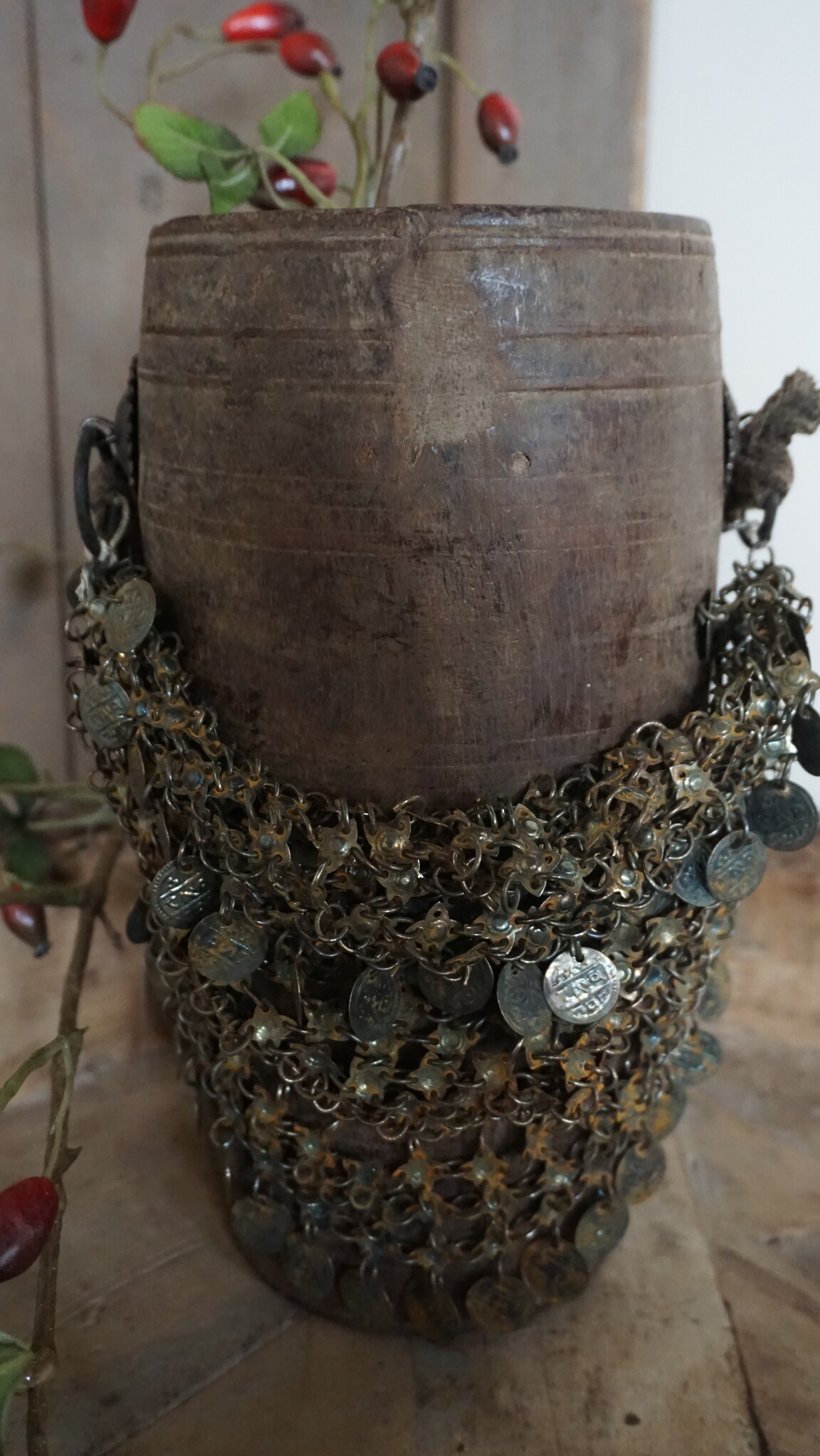 Rene Houtman Nepalese Kruik Met Ketting | H28 x D13 cm