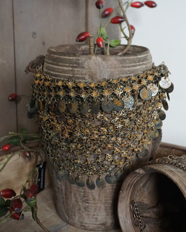 Rene Houtman Nepalese Kruik Met Ketting | H29 x D7 cm