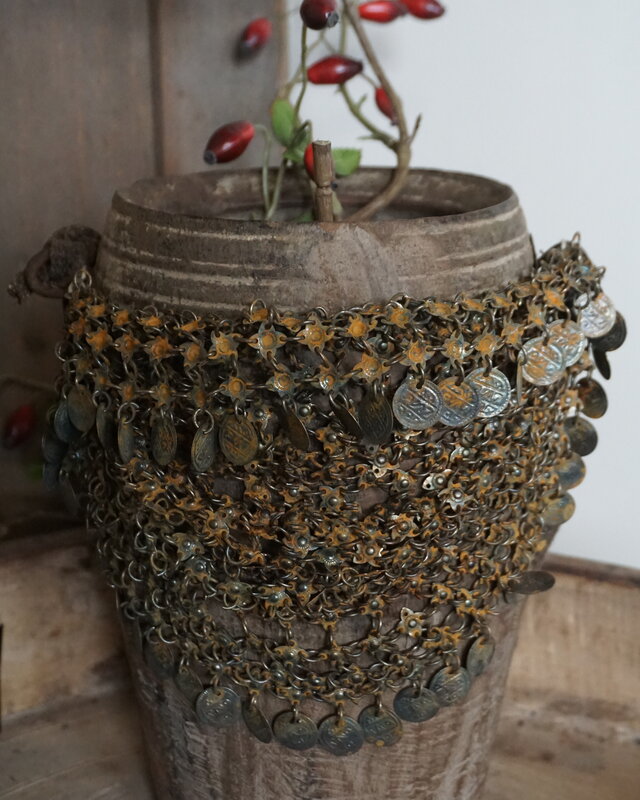 Rene Houtman Nepalese Kruik Met Ketting | H29 x D7 cm