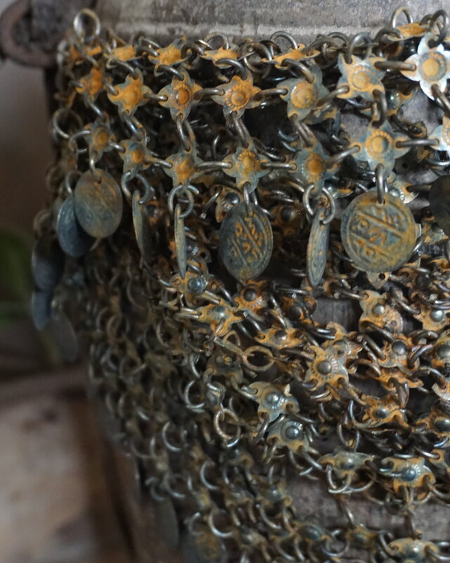Rene Houtman Nepalese Kruik Met Ketting | H29 x D7 cm