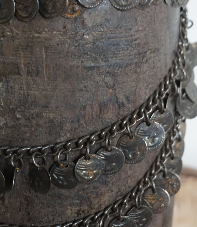 Rene Houtman Nepalese Kruik Met Ketting | H30 x D14 cm