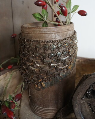 Rene Houtman Nepalese Kruik Met Ketting | H24 x D14 cm