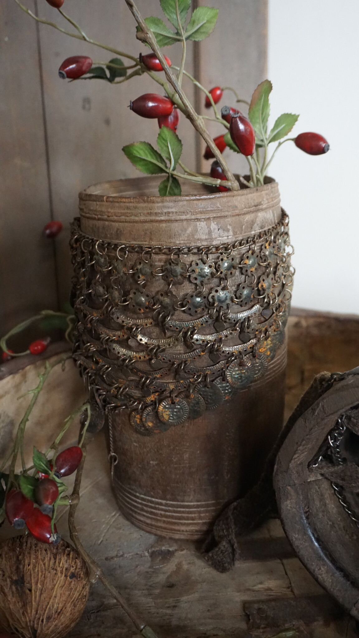 Rene Houtman Nepalese Kruik Met Ketting | H24 x D14 cm