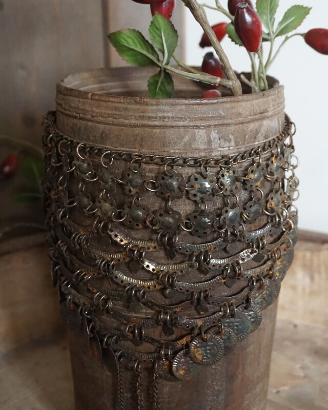 Rene Houtman Nepalese Kruik Met Ketting | H24 x D14 cm