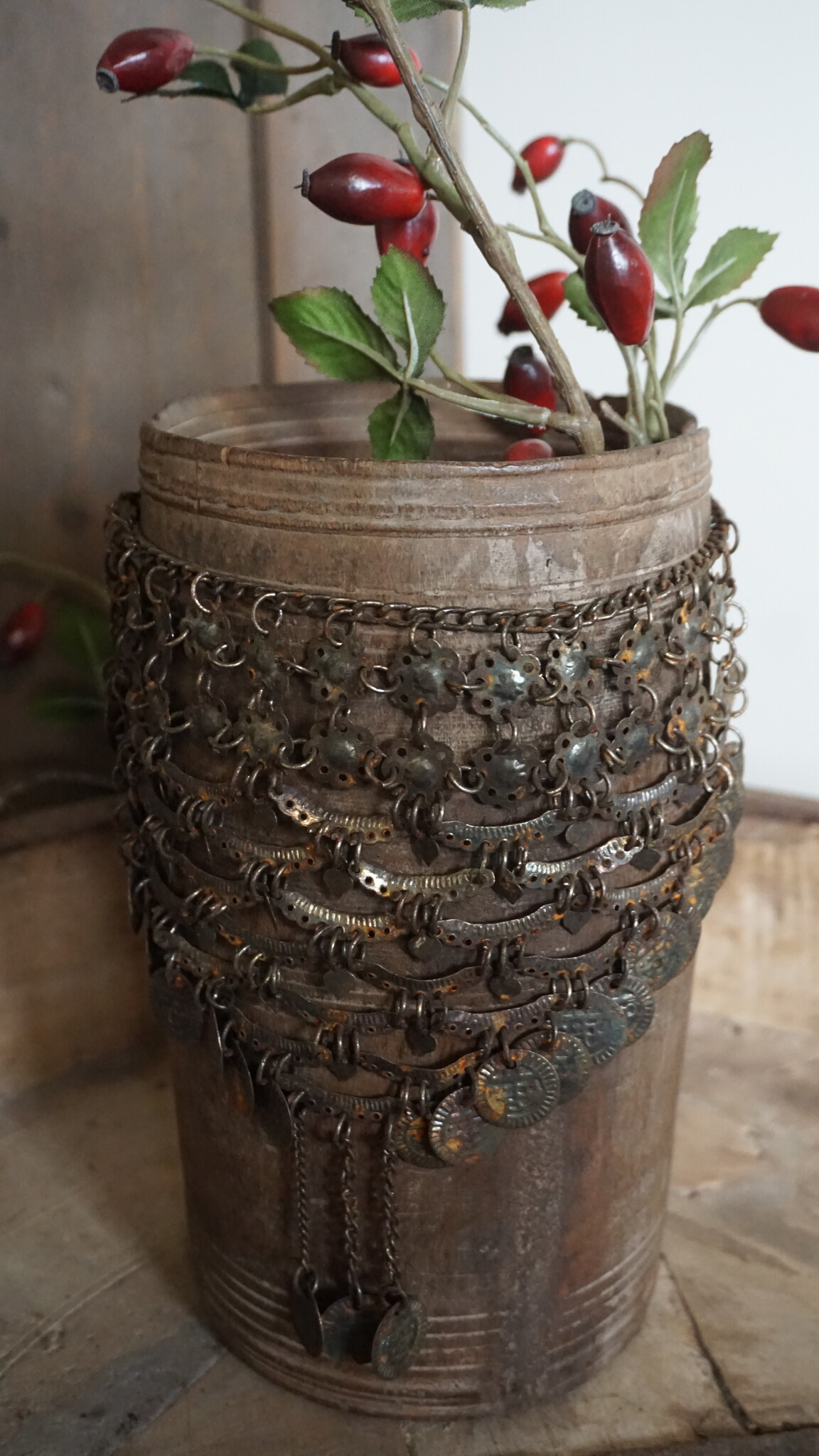Rene Houtman Nepalese Kruik Met Ketting | H24 x D14 cm