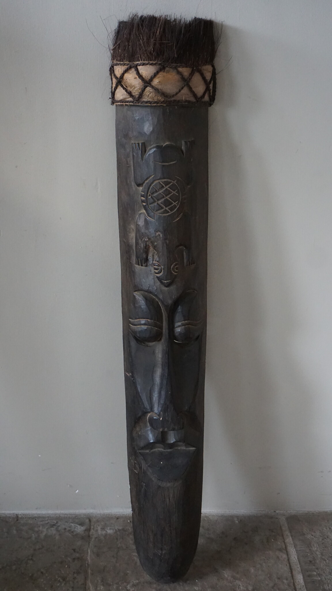 Rene Houtman Houten Tribal Masker | Indonesisch | H108 x B16 cm