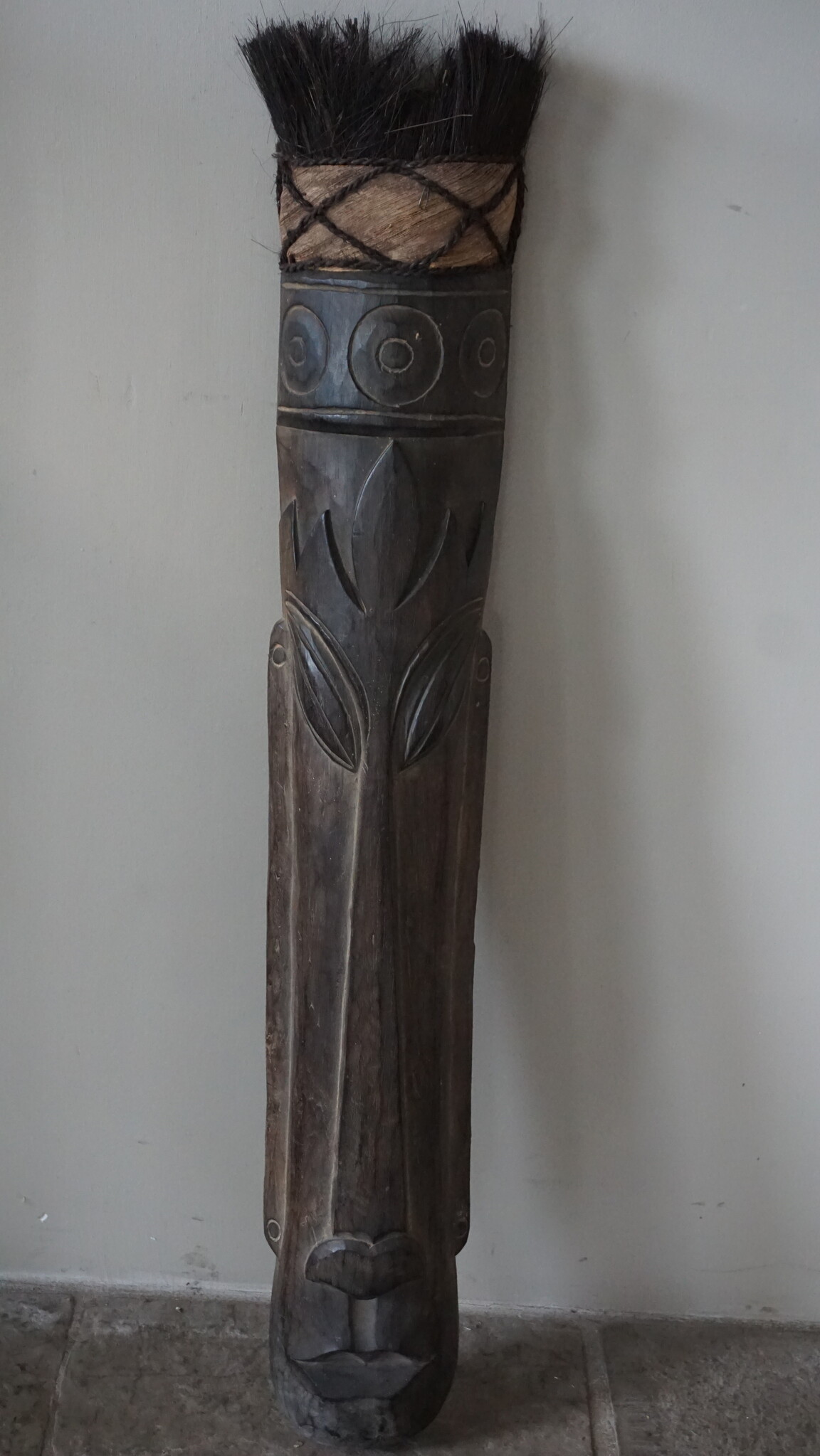 Rene Houtman Houten Tribal Masker | Indonesisch | H105 x B16 cm