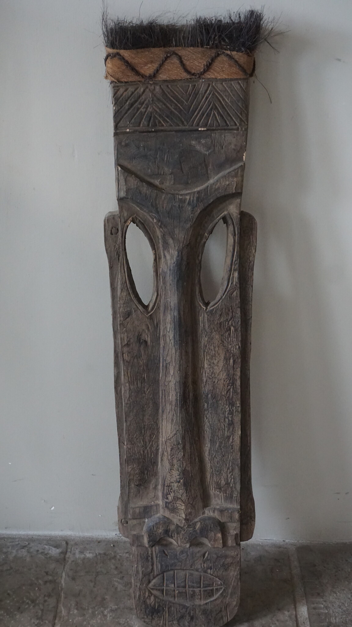 Rene Houtman Houten Tribal Masker | Indonesisch | H105 x B20 cm