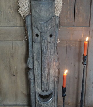 Rene Houtman Houten Tribal Masker | Indonesisch | H106 x B22 cm Rene Houtman Houten Tribal Masker | Indonesisch | H106 x B22 cm