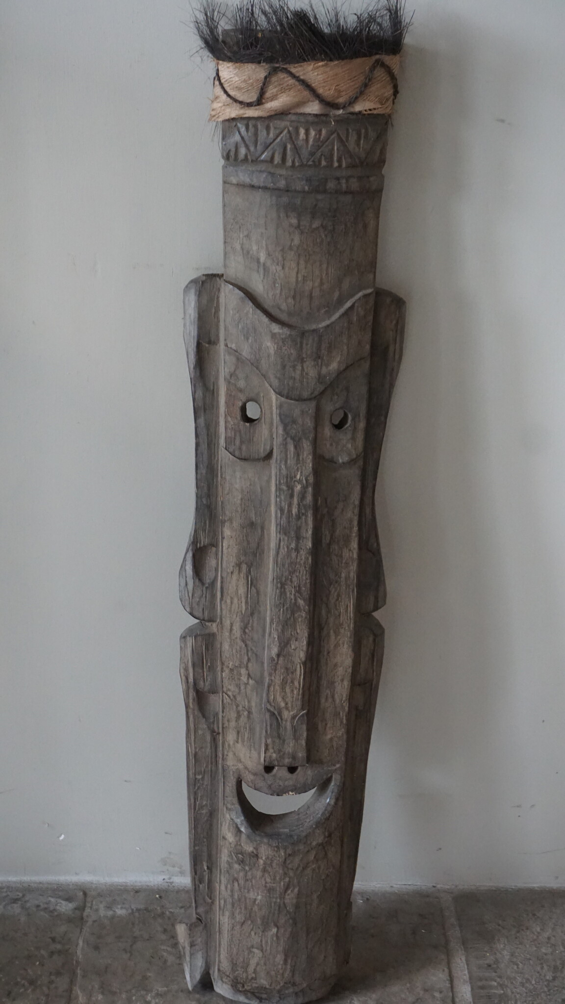 Rene Houtman Houten Tribal Masker | Indonesisch | H106 x B22 cm