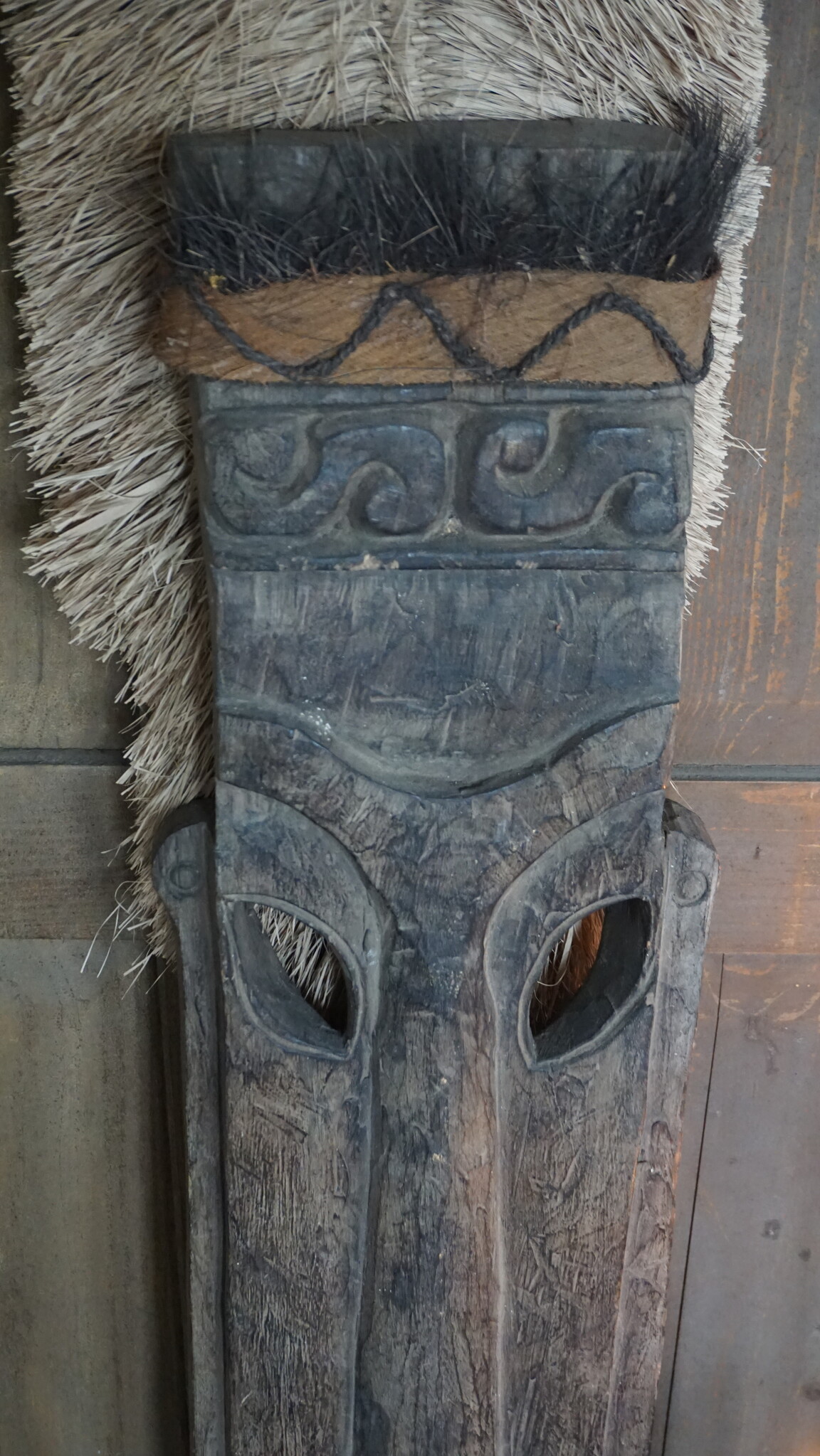 Rene Houtman Houten Tribal Masker | Indonesisch | H104 x B24 cm