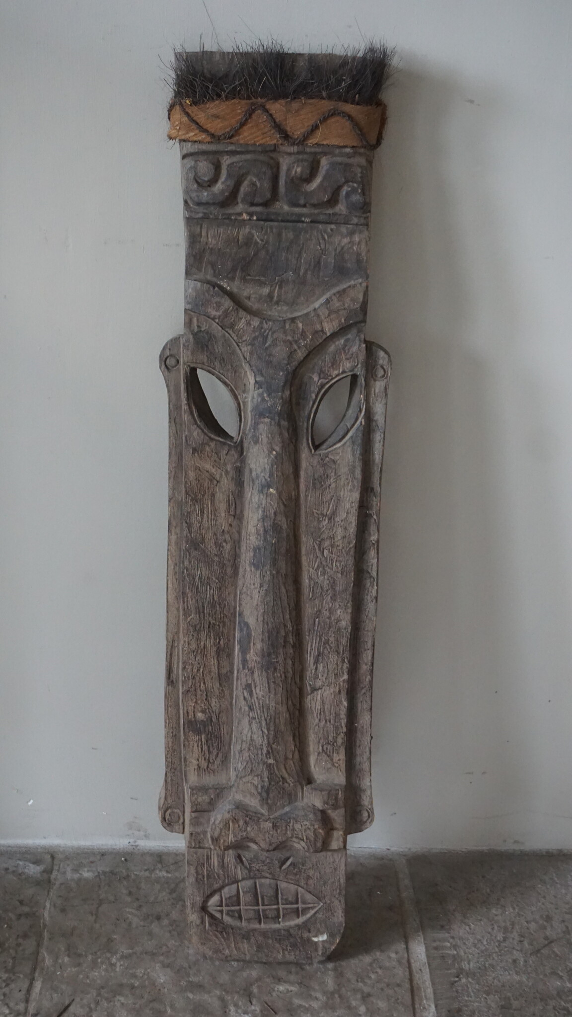 Rene Houtman Houten Tribal Masker | Indonesisch | H104 x B24 cm