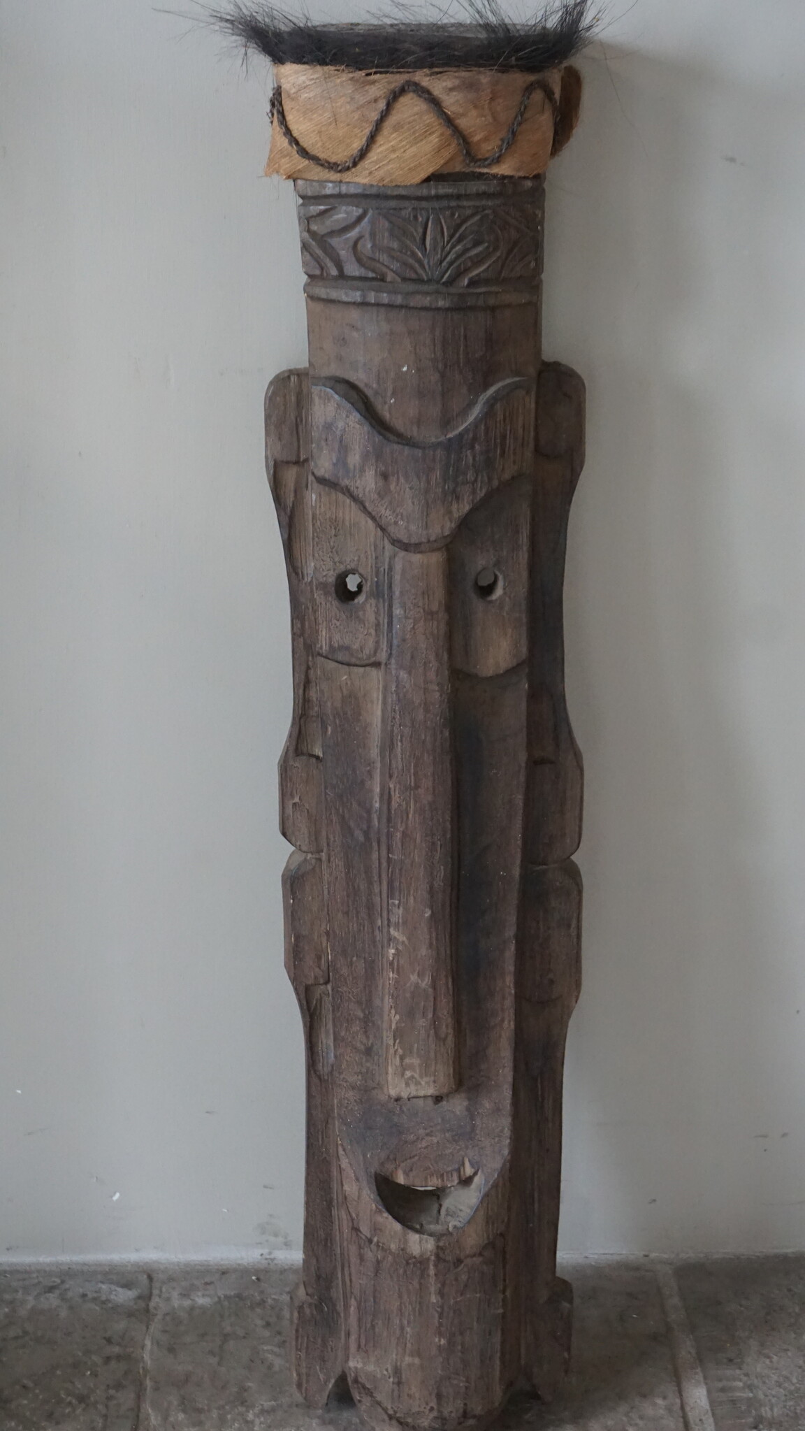 Rene Houtman Houten Tribal Masker | Indonesisch | H108 x B21 cm