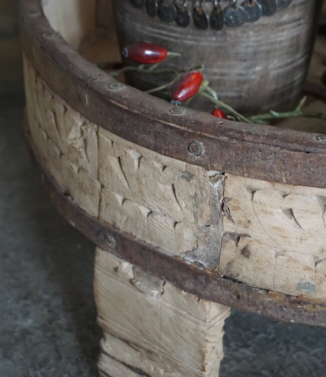 Rene Houtman Chakki Tafeltje XL | Oud Hout | H23 x D55 cm