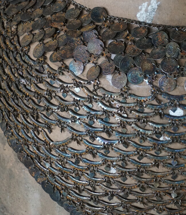 Rene Houtman Oude Nepalese Pot + Sierketting | H80 x D55 cm