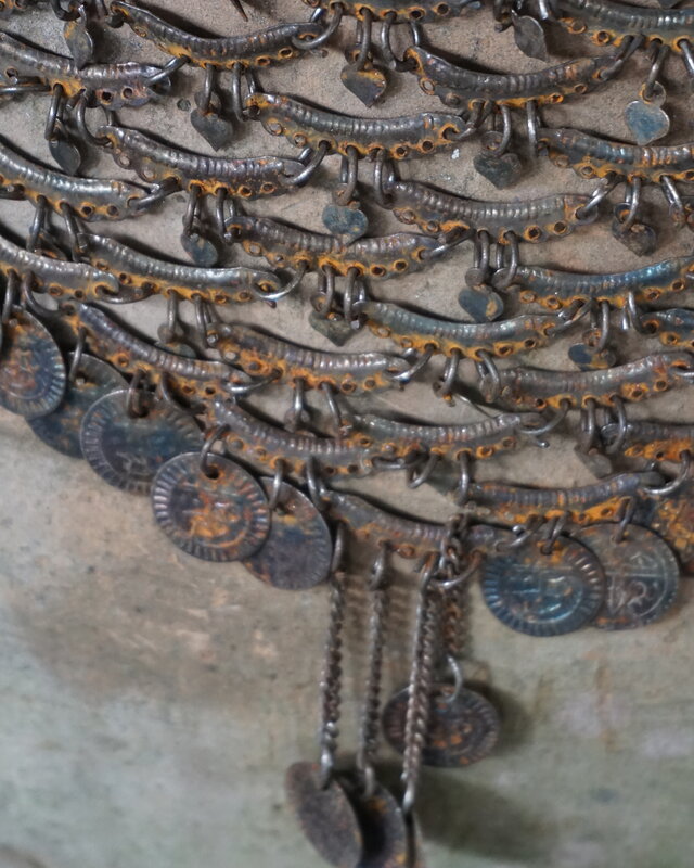 Rene Houtman Oude Nepalese Pot + Sierketting | H80 x D55 cm