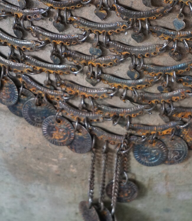 Rene Houtman Oude Nepalese Pot + Sierketting | H80 x D55 cm