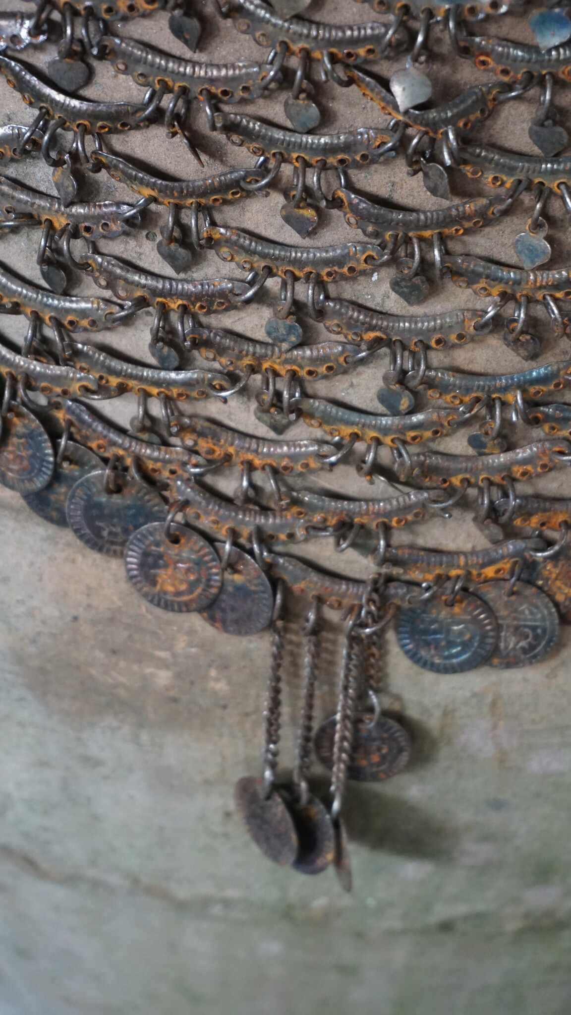 Rene Houtman Oude Nepalese Pot + Sierketting | H80 x D55 cm