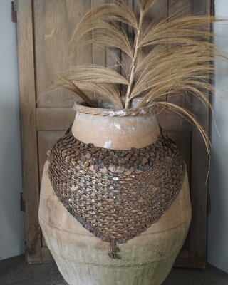 Rene Houtman Oude Nepalese Pot + Sierketting | H80 x D55 cm