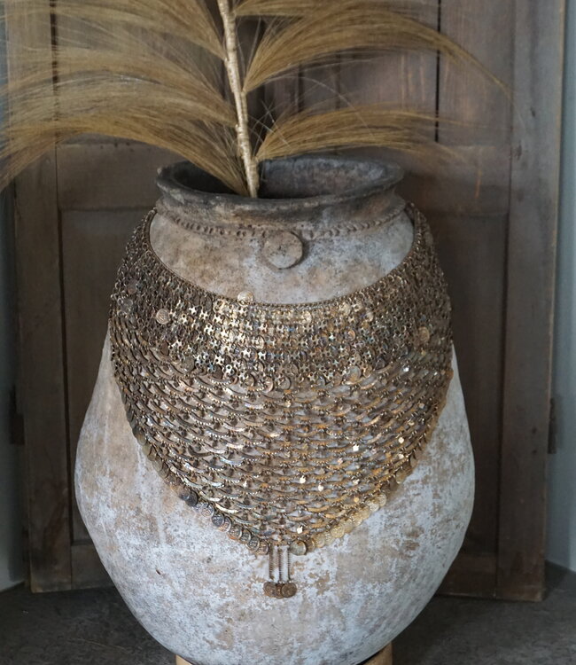Rene Houtman Oude Nepalese Pot + Sierketting | H73 x D50 cm