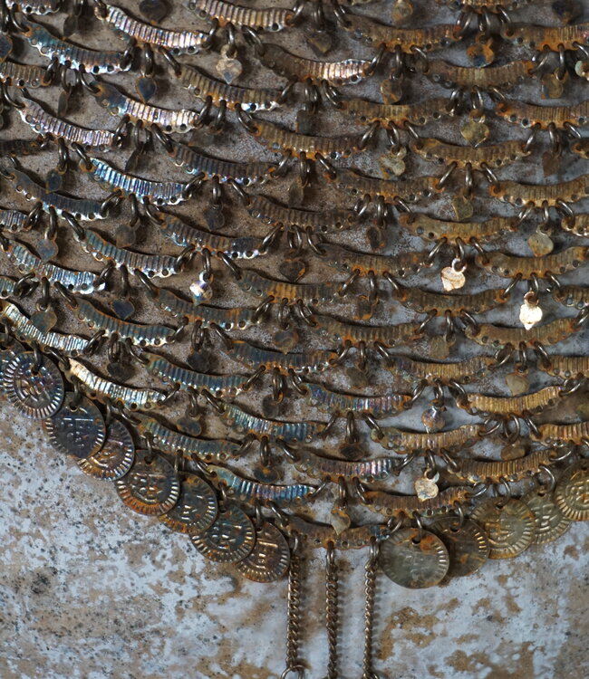 Rene Houtman Oude Nepalese Pot + Sierketting | H73 x D50 cm