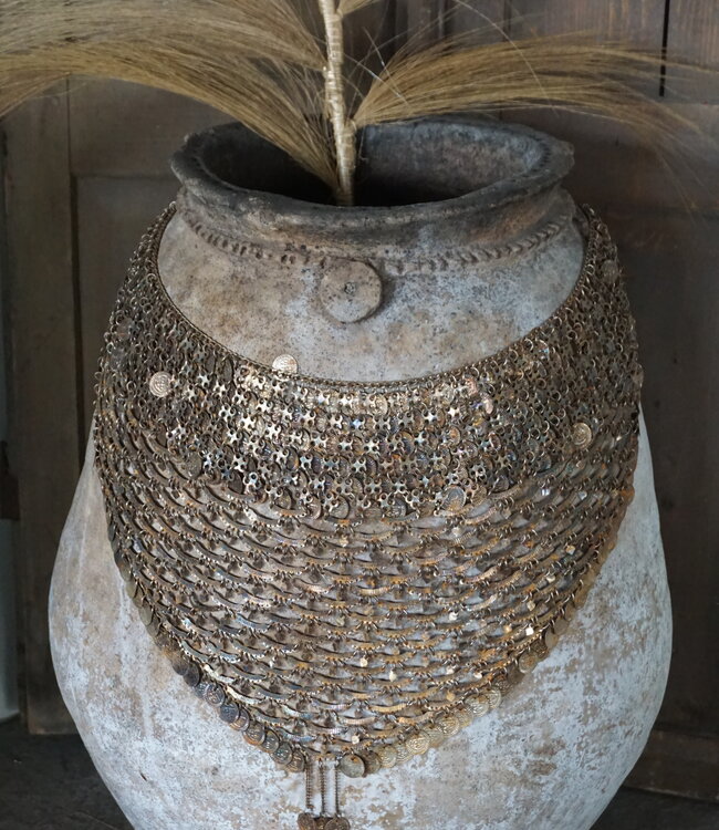 Rene Houtman Oude Nepalese Pot + Sierketting | H73 x D50 cm
