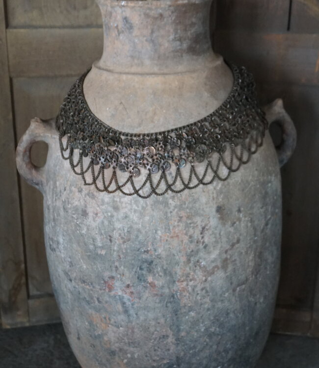Rene Houtman Oude Nepalese Pot + Sierketting | H84 x D48 cm