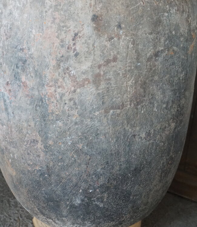 Rene Houtman Oude Nepalese Pot + Sierketting | H84 x D48 cm