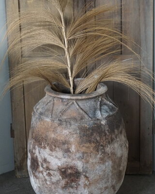 Rene Houtman Oude Nepalese Pot | H64,5 x D50 cm