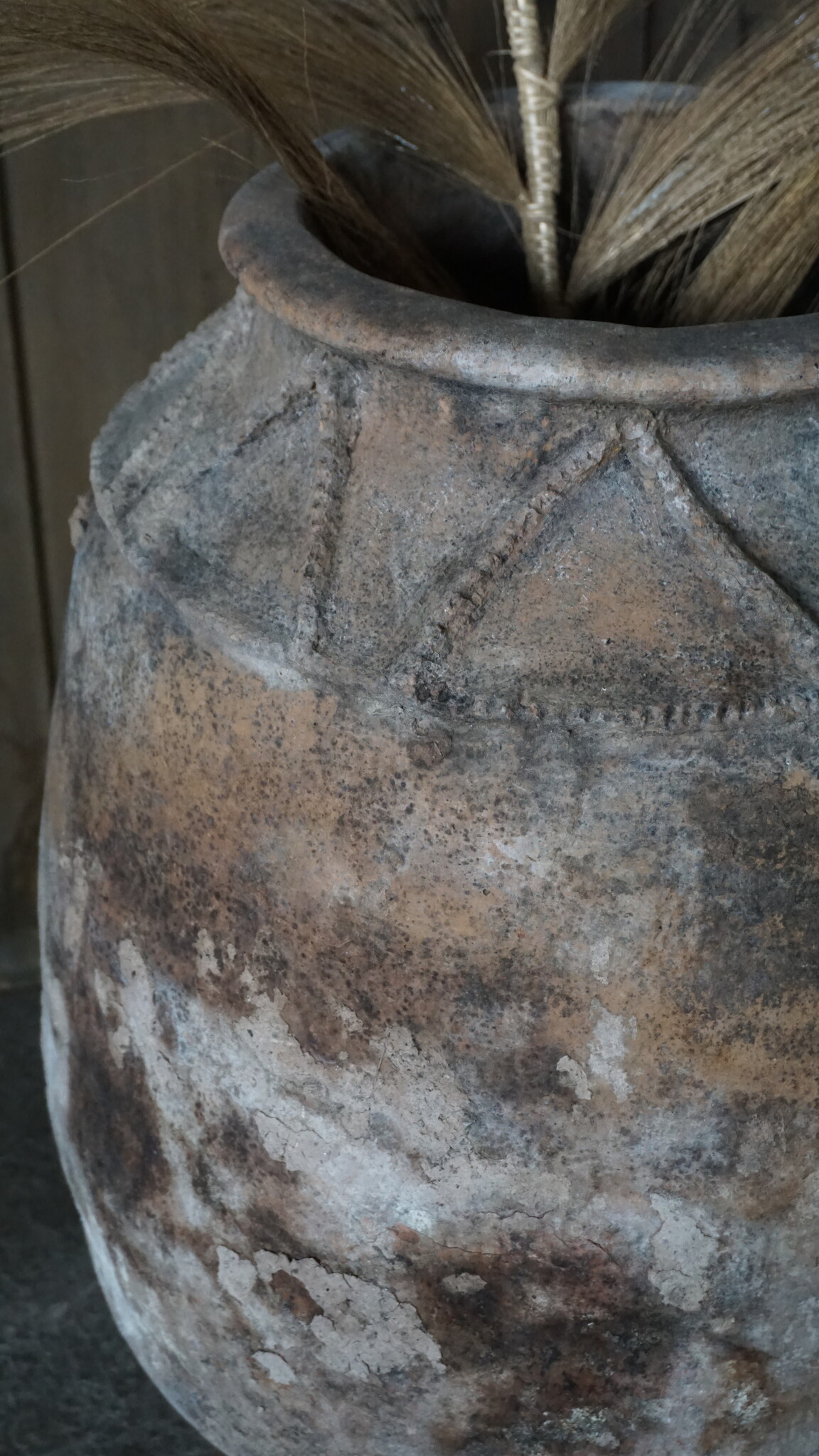 Rene Houtman Oude Nepalese Pot | H64,5 x D50 cm