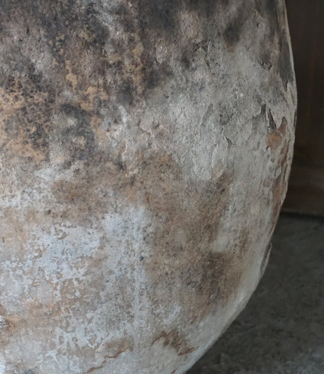 Rene Houtman Oude Nepalese Pot | H64,5 x D50 cm