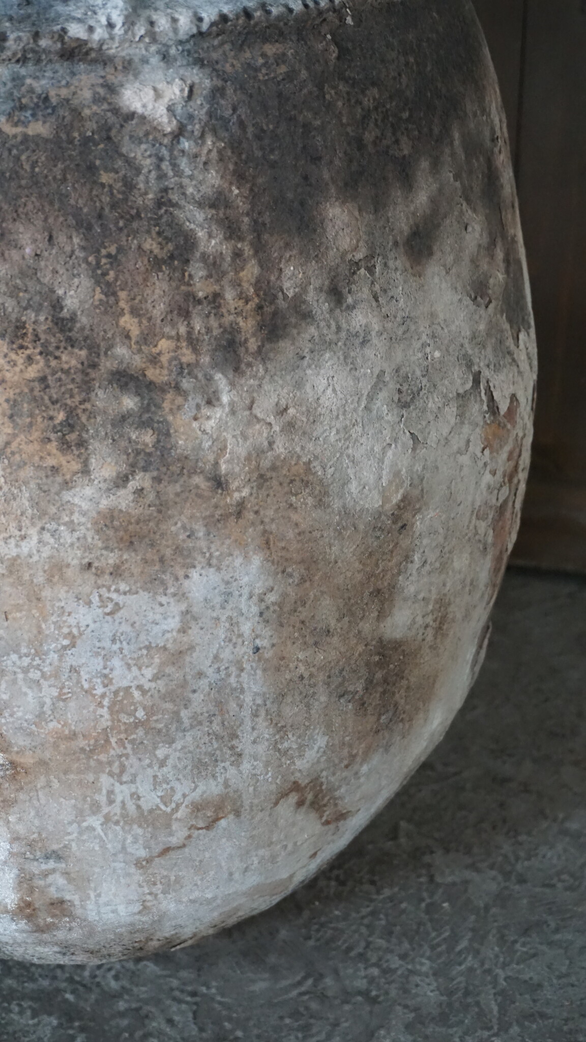Rene Houtman Oude Nepalese Pot | H64,5 x D50 cm