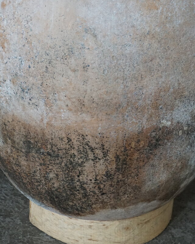 Rene Houtman Oude Nepalese Pot | H80 x D50 cm
