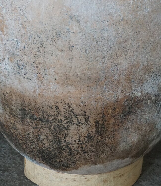 Rene Houtman Oude Nepalese Pot | H80 x D50 cm