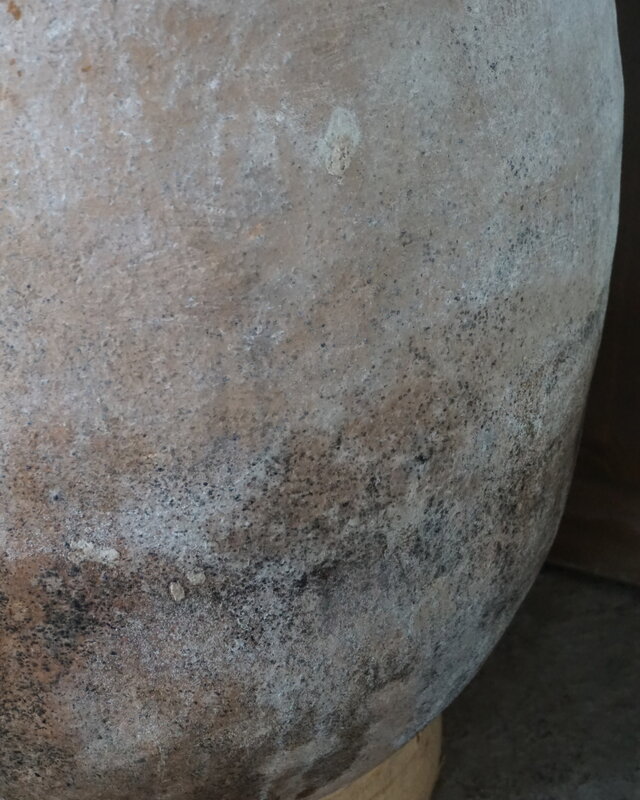 Rene Houtman Oude Nepalese Pot | H80 x D50 cm