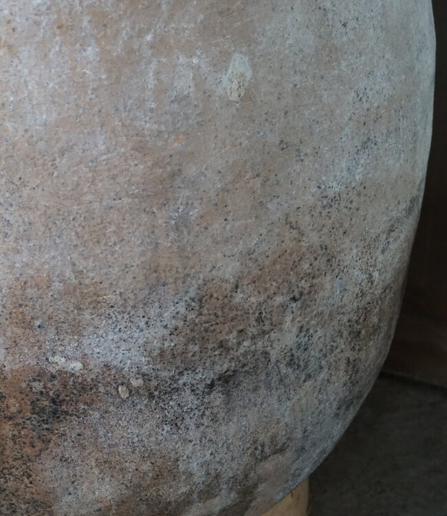 Rene Houtman Oude Nepalese Pot | H80 x D50 cm