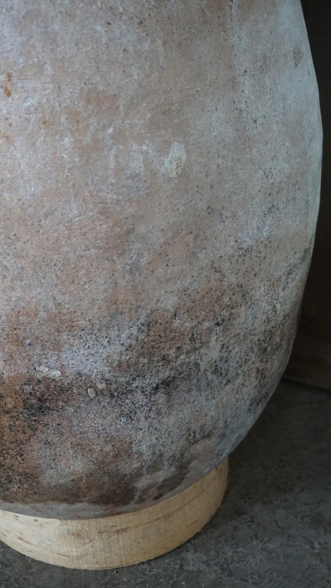 Rene Houtman Oude Nepalese Pot | H80 x D50 cm