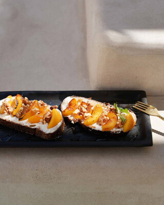 Bazar Bizar The Burned Sushi Bord - Zwart - L36 x B17 cm