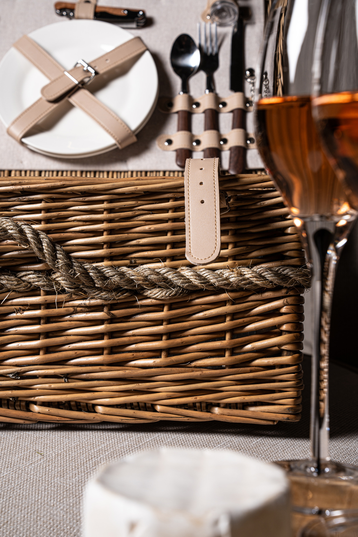 PTMD Picknickmand 2-Persoons Naturel Riet - Compleet - Koeltas