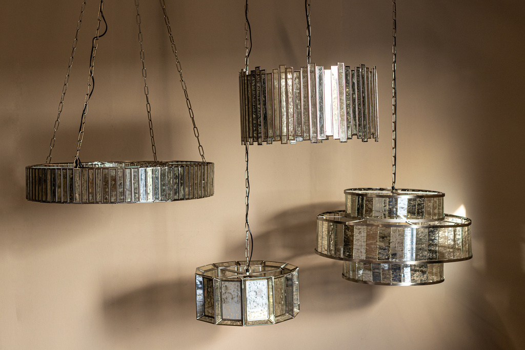 PTMD Hanglamp van antiek rond glas met messing ijzeren afwerking.