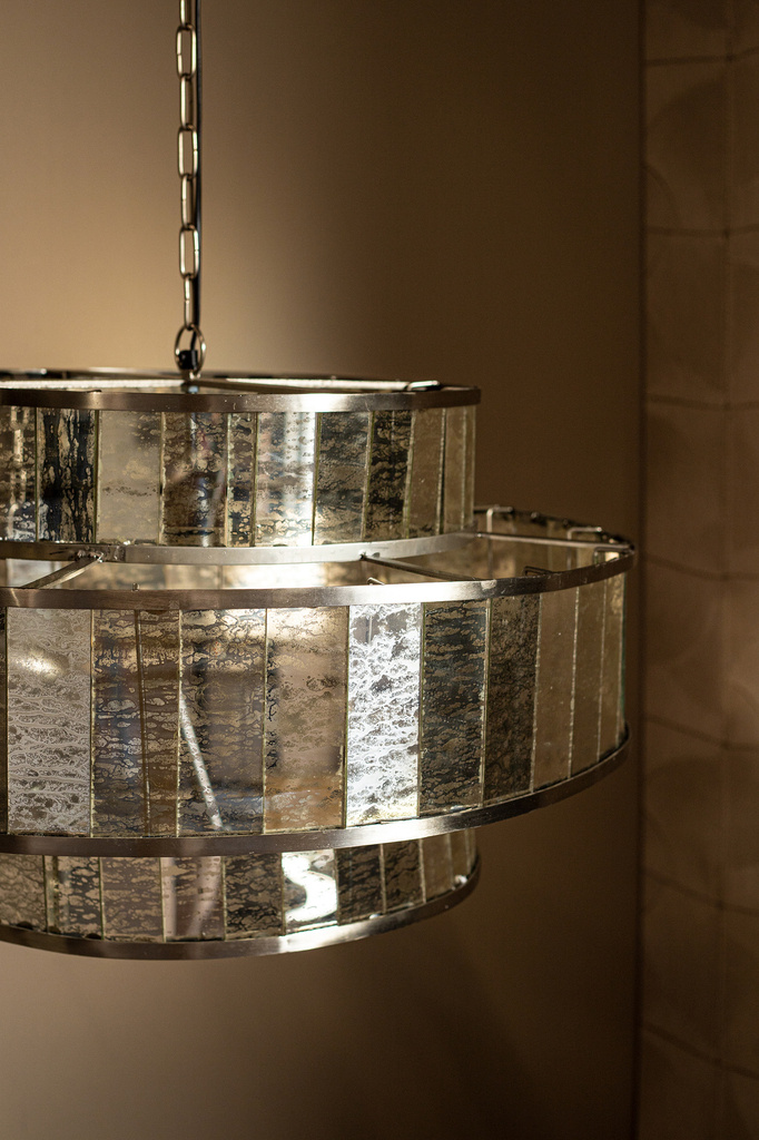 PTMD Hanglamp van antiek rond glas met messing ijzeren afwerking.