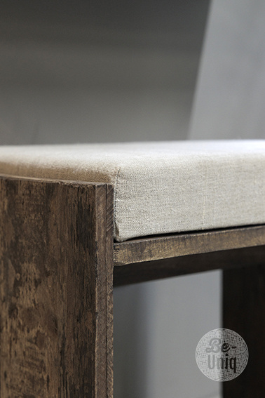 Be-Uniq Houten Kruk Lea | Met Linnen Zitkussen | Oud Hout