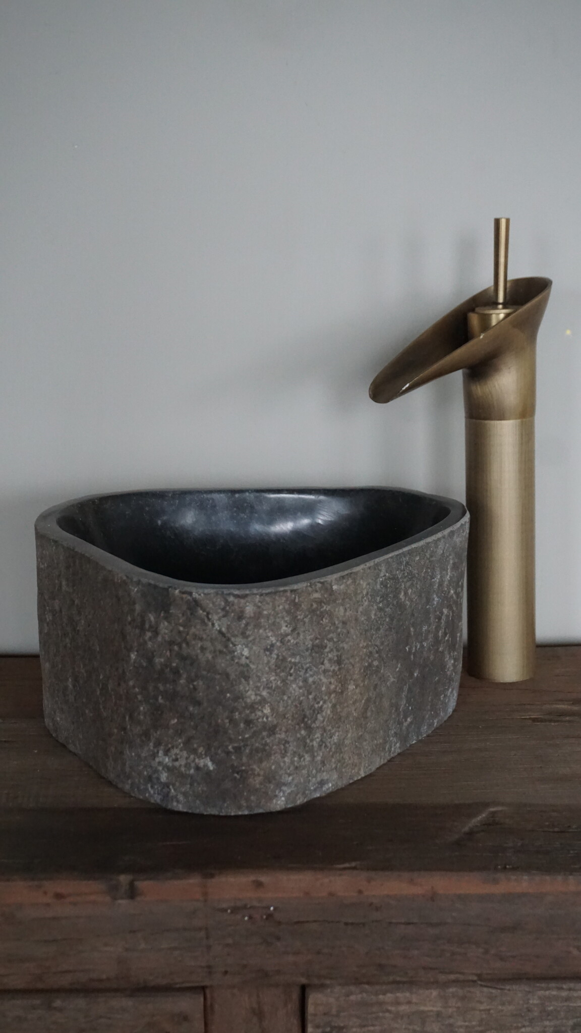 Rene Houtman Kleine Stenen Waskom + Spoelgat | H15 x B28 x D27 cm