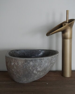 Rene Houtman Kleine Stenen Waskom + Spoelgat | H13 x B25 x D21 cm