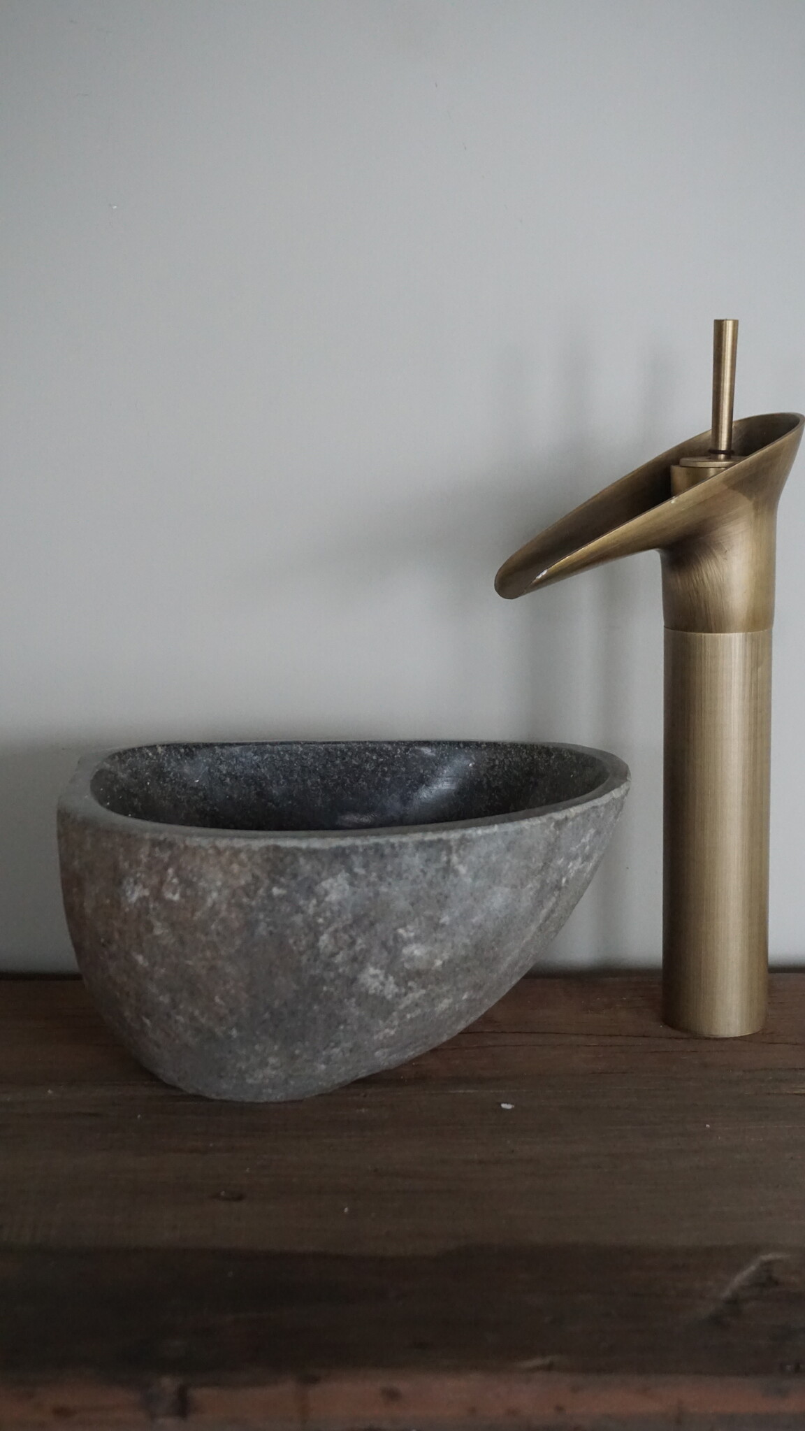 Rene Houtman Kleine Stenen Waskom + Spoelgat | H13 x B25 x D21 cm