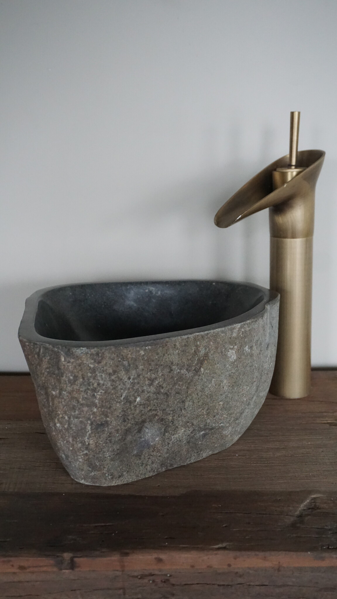 Rene Houtman Kleine Stenen Waskom + Spoelgat | H13 x B26 x D26 cm
