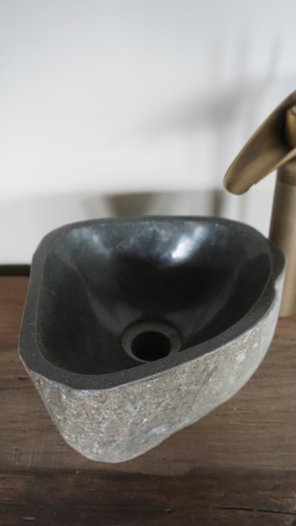 Rene Houtman Kleine Stenen Waskom + Spoelgat | H13 x B26 x D26 cm