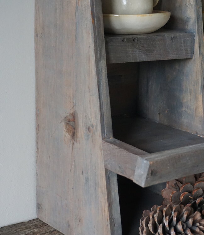 Rene Houtman Gruttersbak B45xD34xH46 Vergrijsd Hout