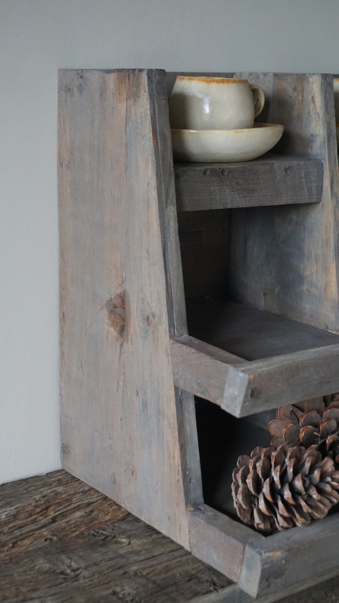 Rene Houtman Gruttersbak B45xD34xH46 Vergrijsd Hout
